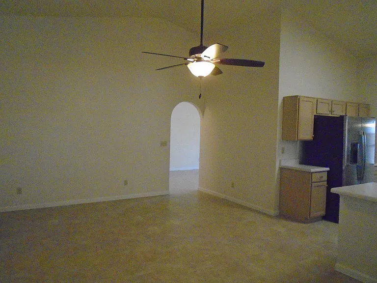 8054 S New Abbey Dr — Photo 6