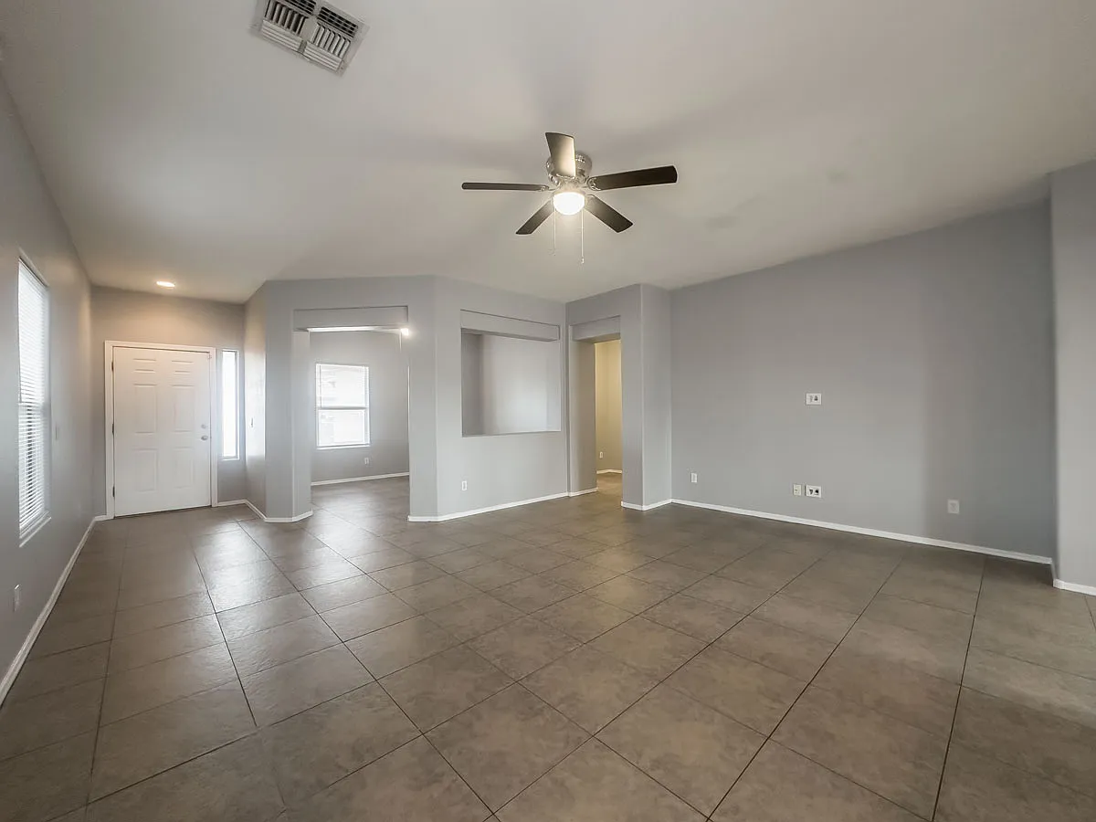 Move In Ready! 3 Beds, 2 Baths, Grass Backyard! — Photo 3