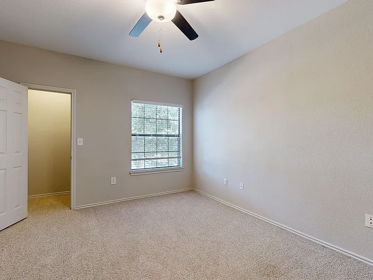 Lakeline Villas — Photo 93