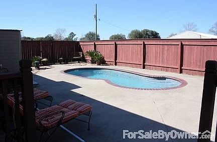 Saltwater Pool : Wireless Surround Sound Speakers