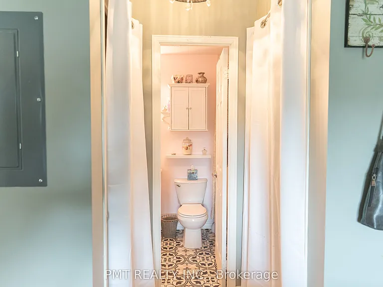 60 Fairfax Cres #111 — Photo 15
