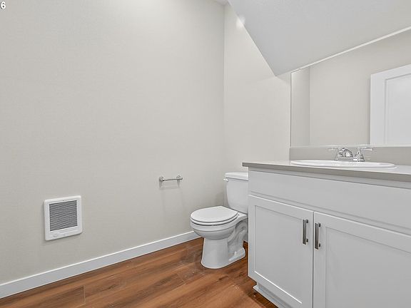 4th image of 9271 E Burnside St