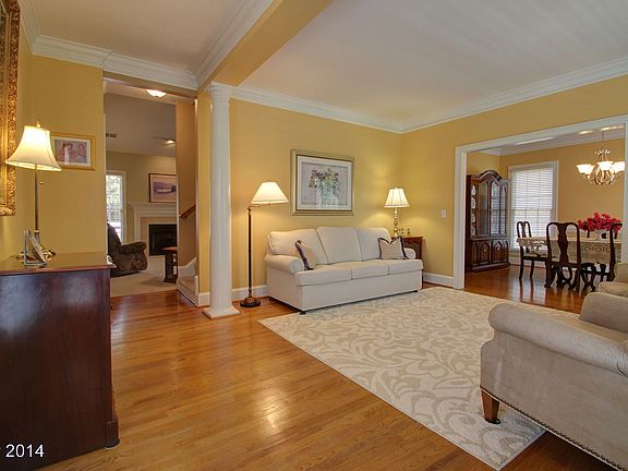 5th image of 811 Stargard Ct