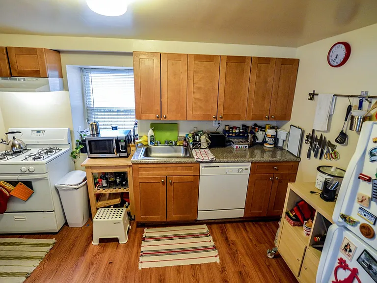 4501 Pine St #1 — Photo 6
