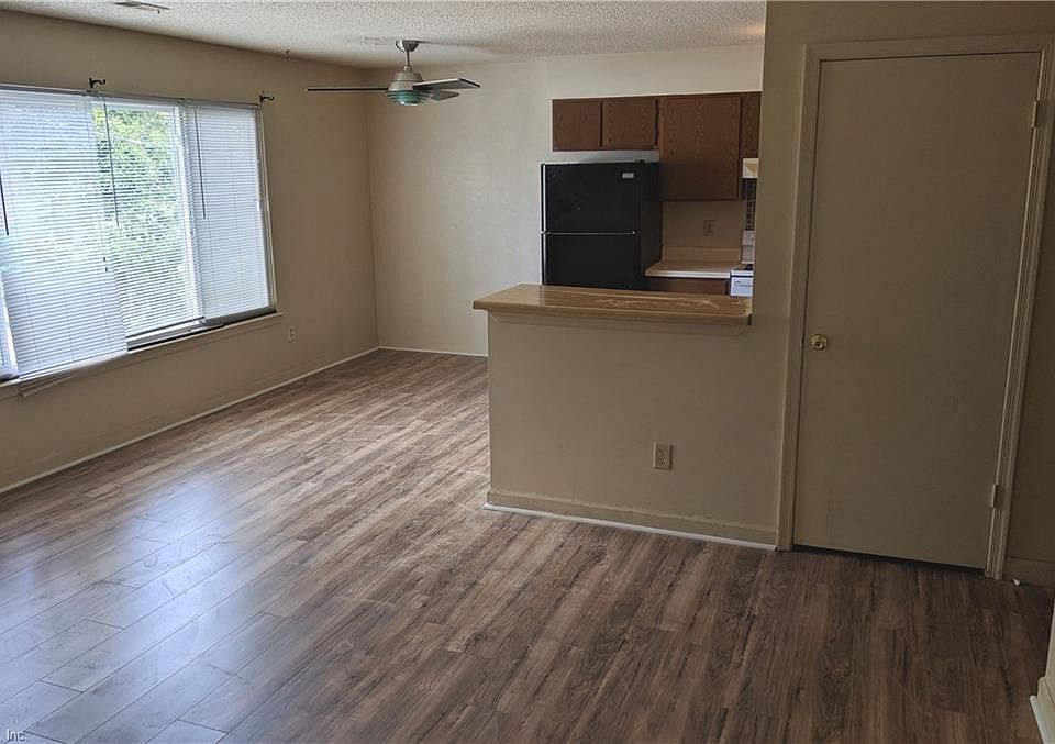 1st image of 1029 W 37th St APT C
