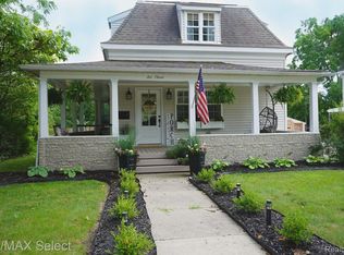 611 W Silver Lake Rd, Fenton, MI 48430