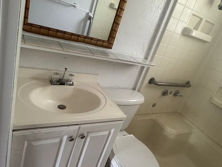 1203 Larry St — Photo 13