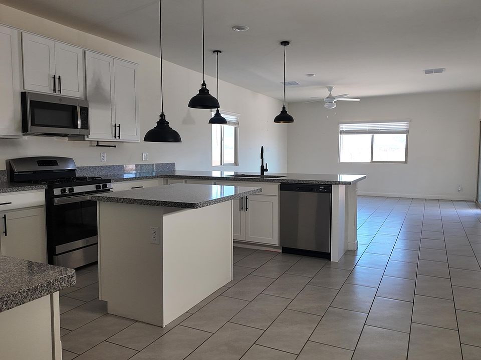 1st image of 2586 N ABBEY Road