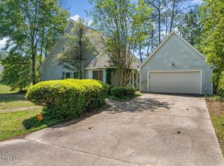 125 Country Club Dr, Pass Christian, MS 39571