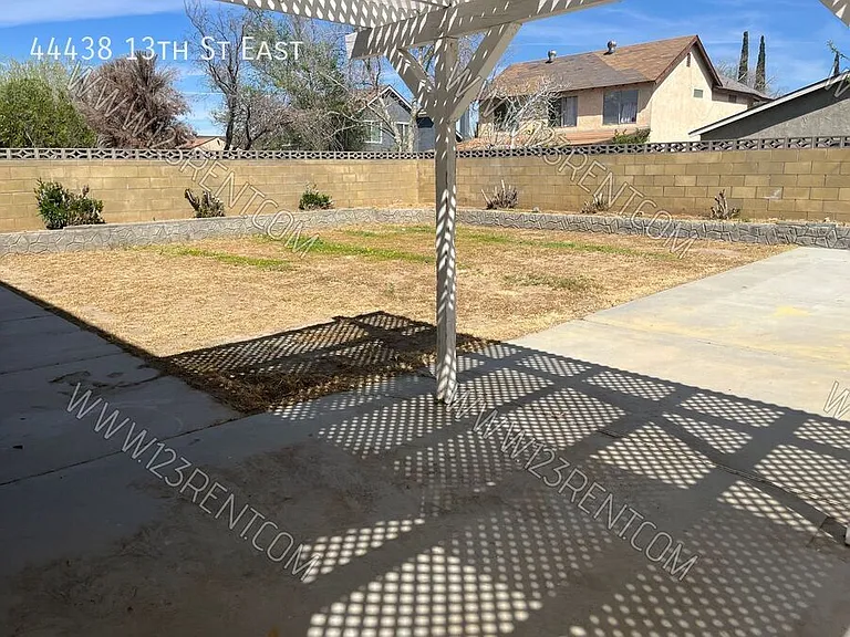 44438 13th St E — Photo 34