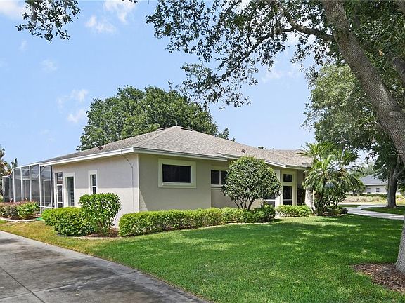 3rd image of 12708 Lake Ridge Cir