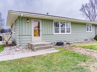 1712 12th St E, Glencoe, MN 55336