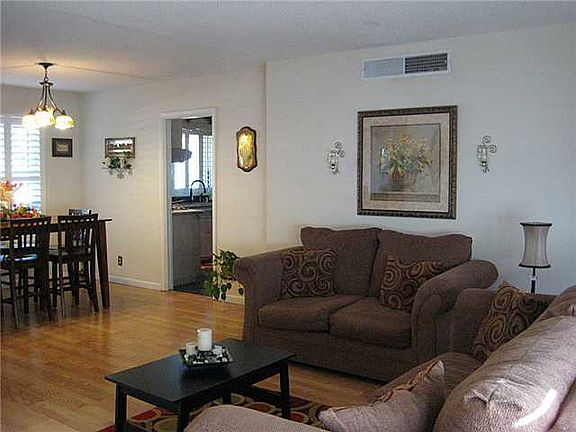 4th image of 2900 Pierce Ave