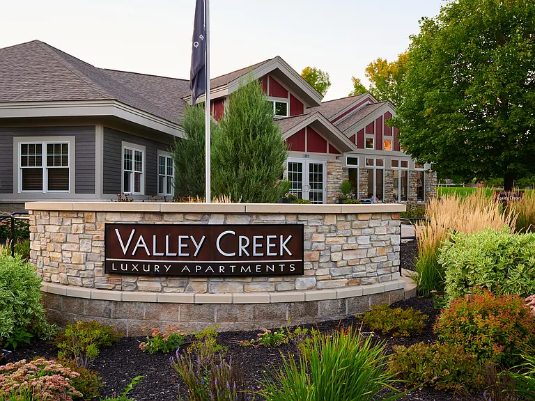 Valley Creek Apartments — Photo 20