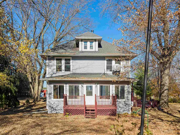 9888 W White Eagle Rd, Forreston, IL 61030