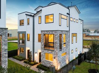 2471 W 11th St, Houston, TX 77008