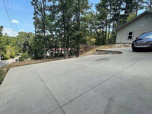2nd image of 615 Omega St Unit A