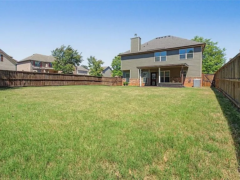 8757 Danley Dr — Photo 27
