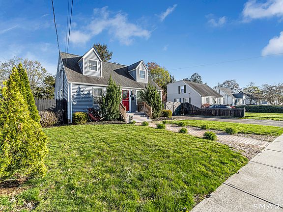 3rd image of 116 Meadowside Road