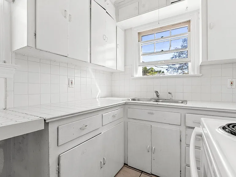 1225 14th St N #1/2 — Photo 8