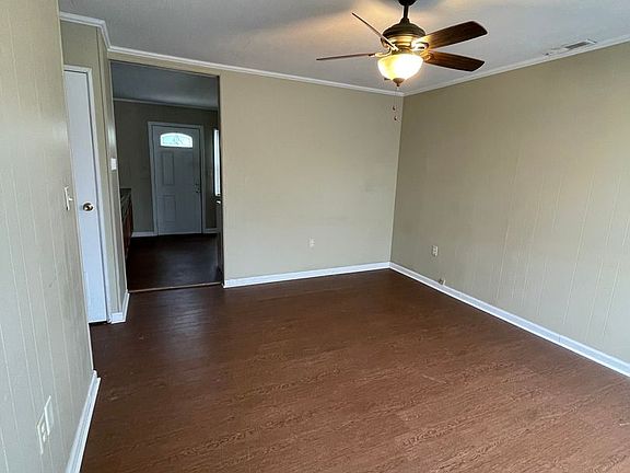3rd image of 1904 Brady Ln