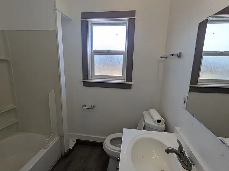 386 N Mount Vernon Ave — Photo 25