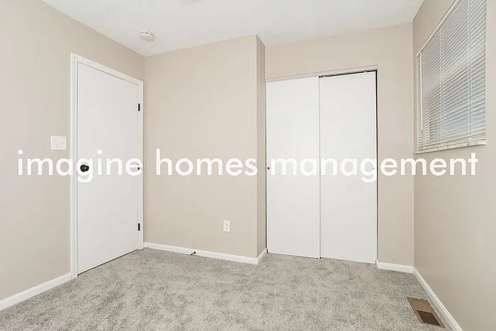 1409 Hilltree Dr — Photo 10