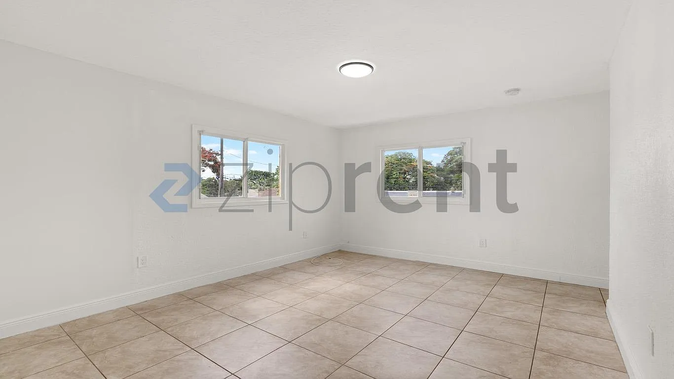 2 bed, 980 sqft, $1,950 — Photo 2