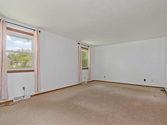 5th image of 1486 Hastings St