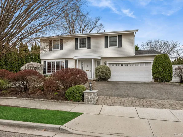 20 Sagamore Way S, Jericho, NY 11753