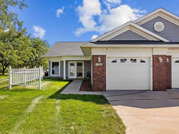 1555 Stafford Pl, Iowa City, IA 52240