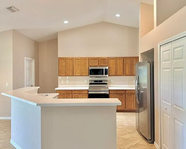 530 SW Butler Ave — Photo 5