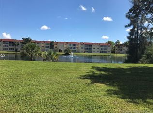 2700 W Sunrise Lakes Dr #302, Sunrise, FL 33322