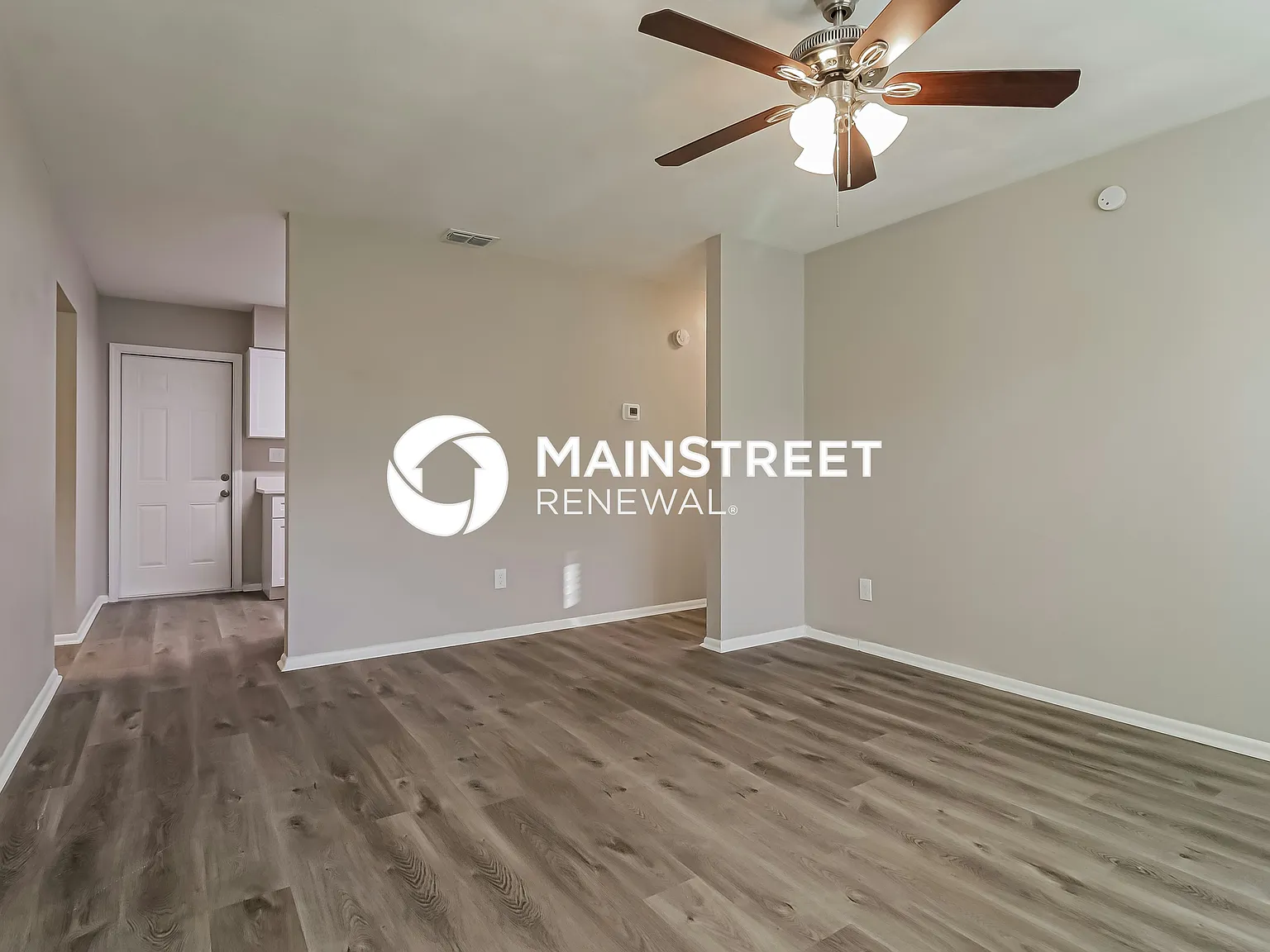 117 E Lake Mary Dr — Photo 3