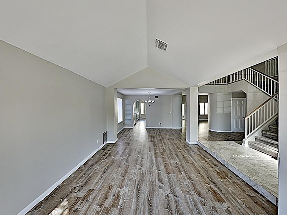 4th image of 1100 W Graythorn Pl