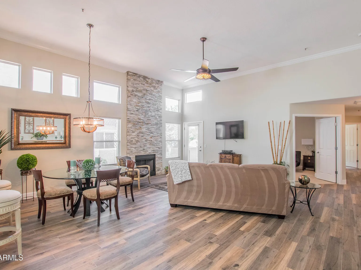 3 bed, 2.0 bath, 1507 sqft, $2,500 — Photo 3
