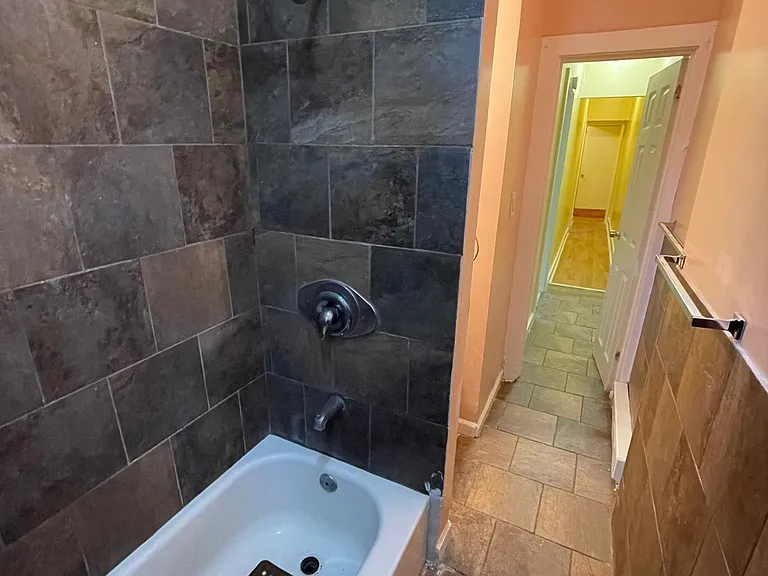 444 W Allen St #1 — Photo 6