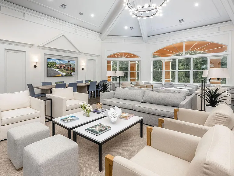 Henley Tampa Palms — Photo 18