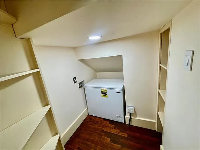 8012 Burthe St — Photo 21