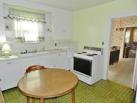 4th image of 1105 NW Branch Street