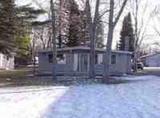 129 Silver Dr, Houghton Lake, MI 48629