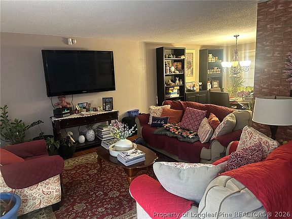 5th image of 7121 Shellburne Dr