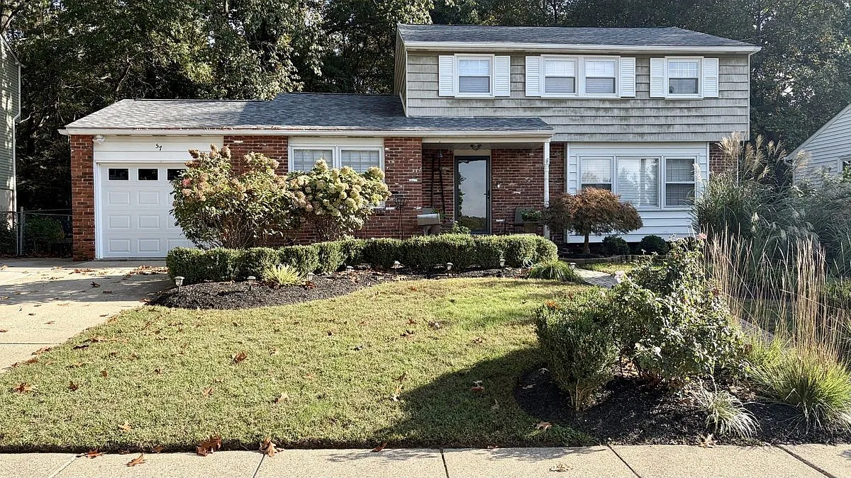 4 bed, 2.0 bath, 1880 sqft, $3,295 — Photo 1