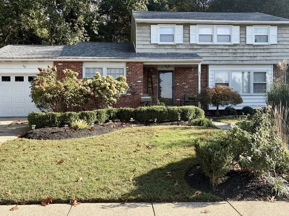 57 Bells Lake Dr, Turnersville, NJ 08012