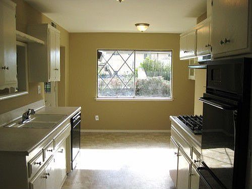5th image of 13021 Arminta St
