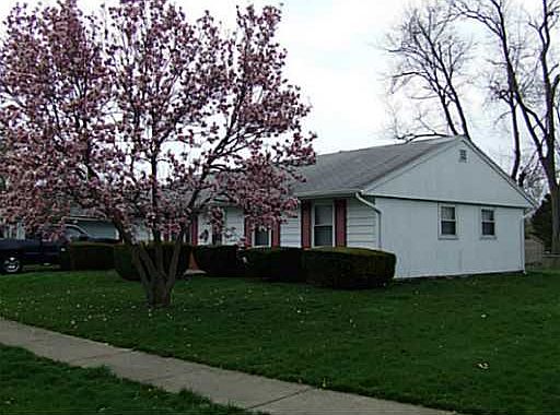 1st image of 702 Applewood Dr