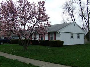 702 Applewood Dr, New Carlisle, OH 45344