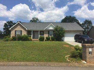 2823 Country Meadows Ln, Maryville, TN 37803