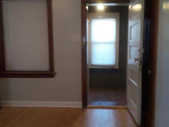 4th image of 2928 N Lawndale Ave #1