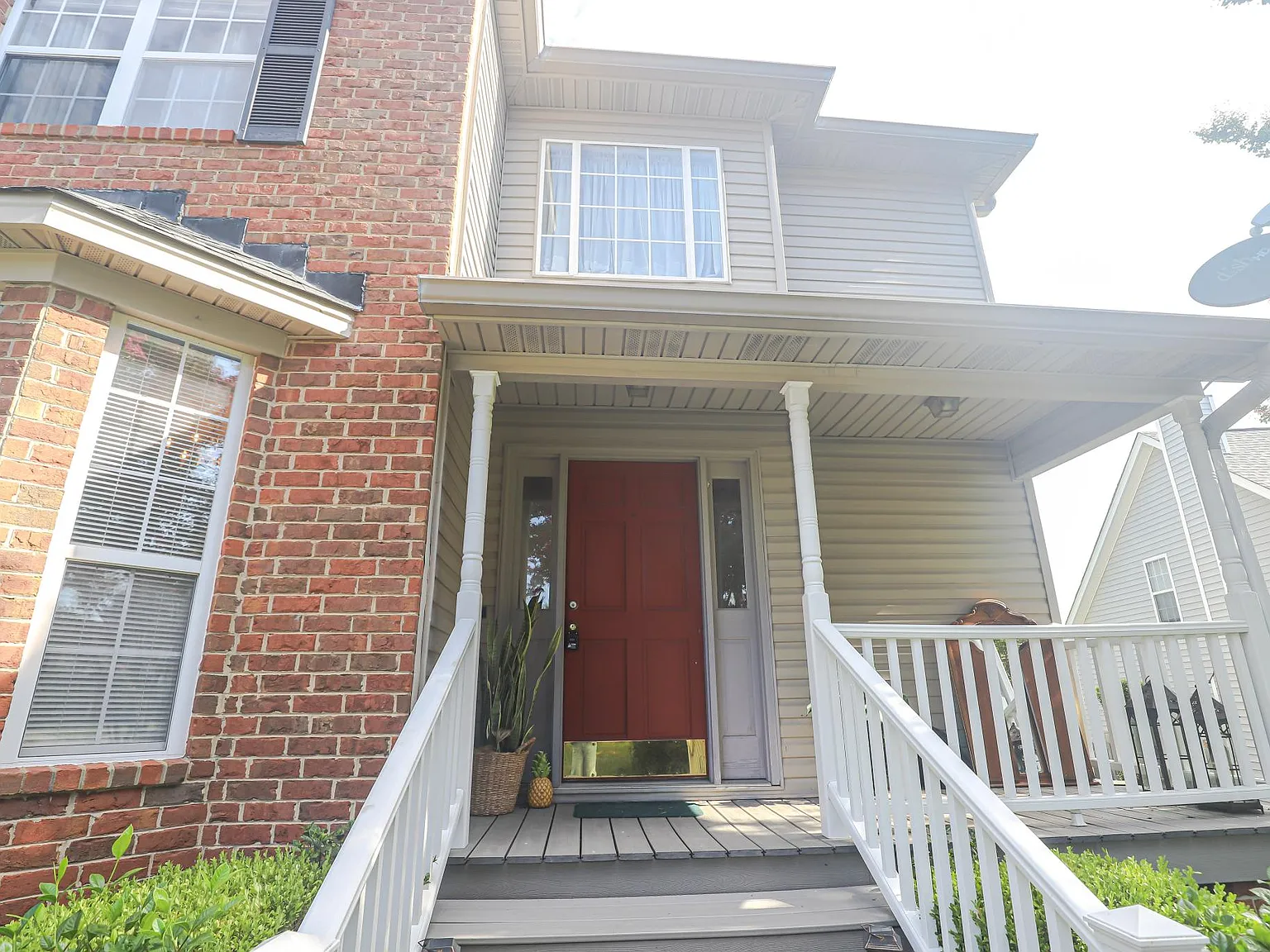 3 bed, 2.5 bath, 1963 sqft, $1,950 — Photo 3
